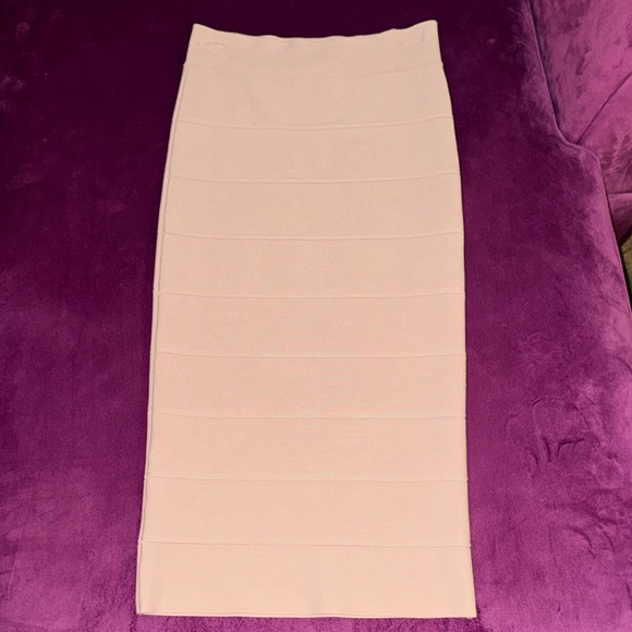 BCBGMaxAzria Dresses & Skirts - BCBGMaxAzria Women’s Light Tan Blush Fitted Long Pencil Skirt Business Sexy XS